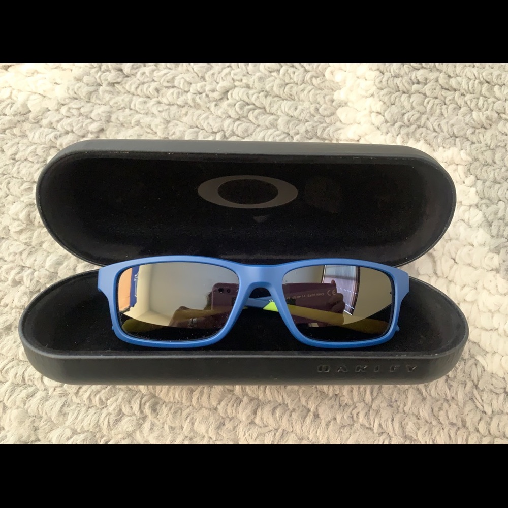 NewInBox-Boys Oakley sunglasses- boys up to 6-7yrs